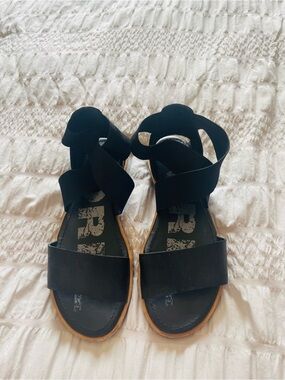 Sorel Black Wrap Elastic Sandals
